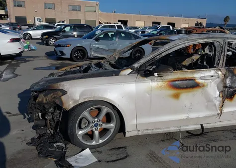 2014 Ford Fusion Se z USA, uszkodzony, nr VIN 3FA6P0HD0ER393136